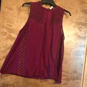 Lace sleeveless blouse